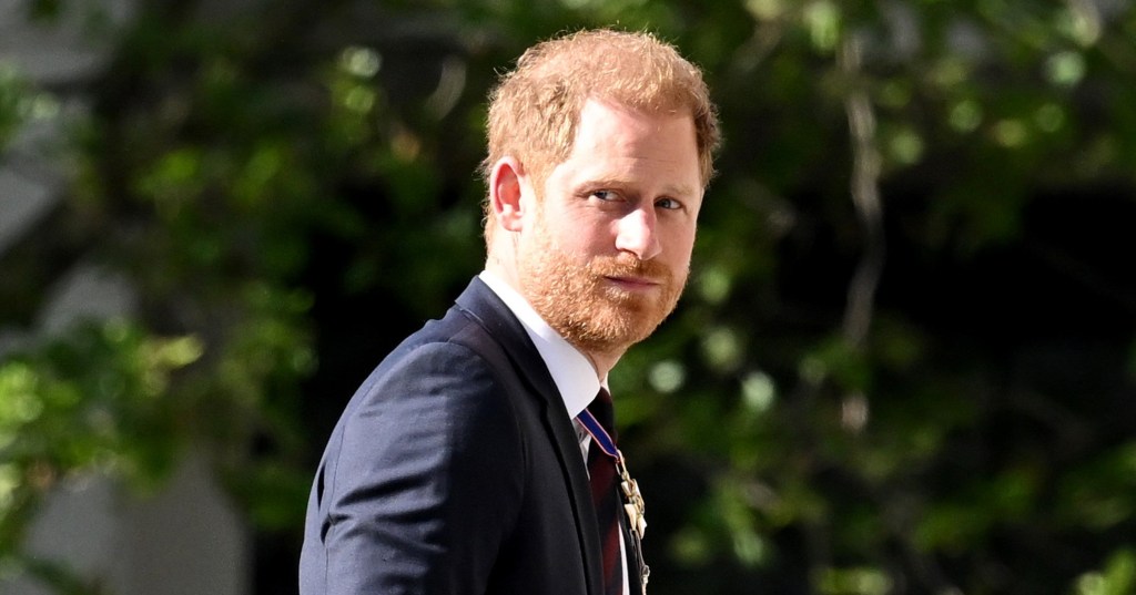 prince harry pictured return to uk